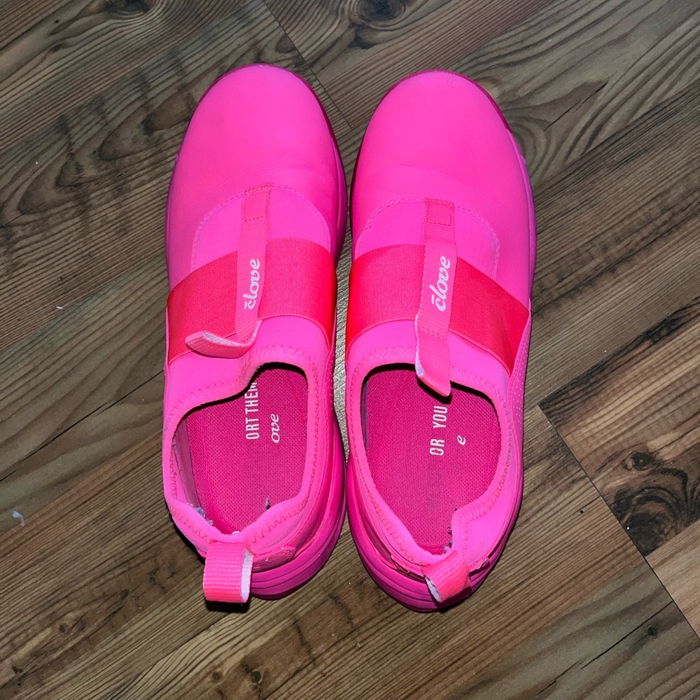 clove pink shoes